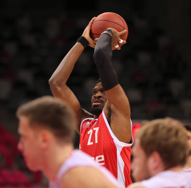 为球队筑起 为球队筑起