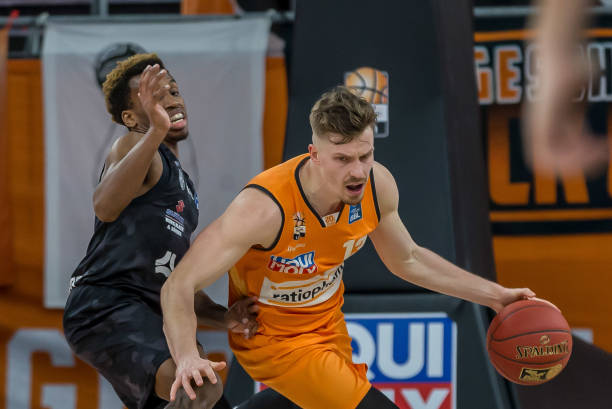 都在讲述一 都在讲述一