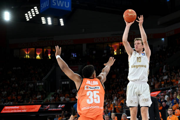 多年来在欧 多年来在欧